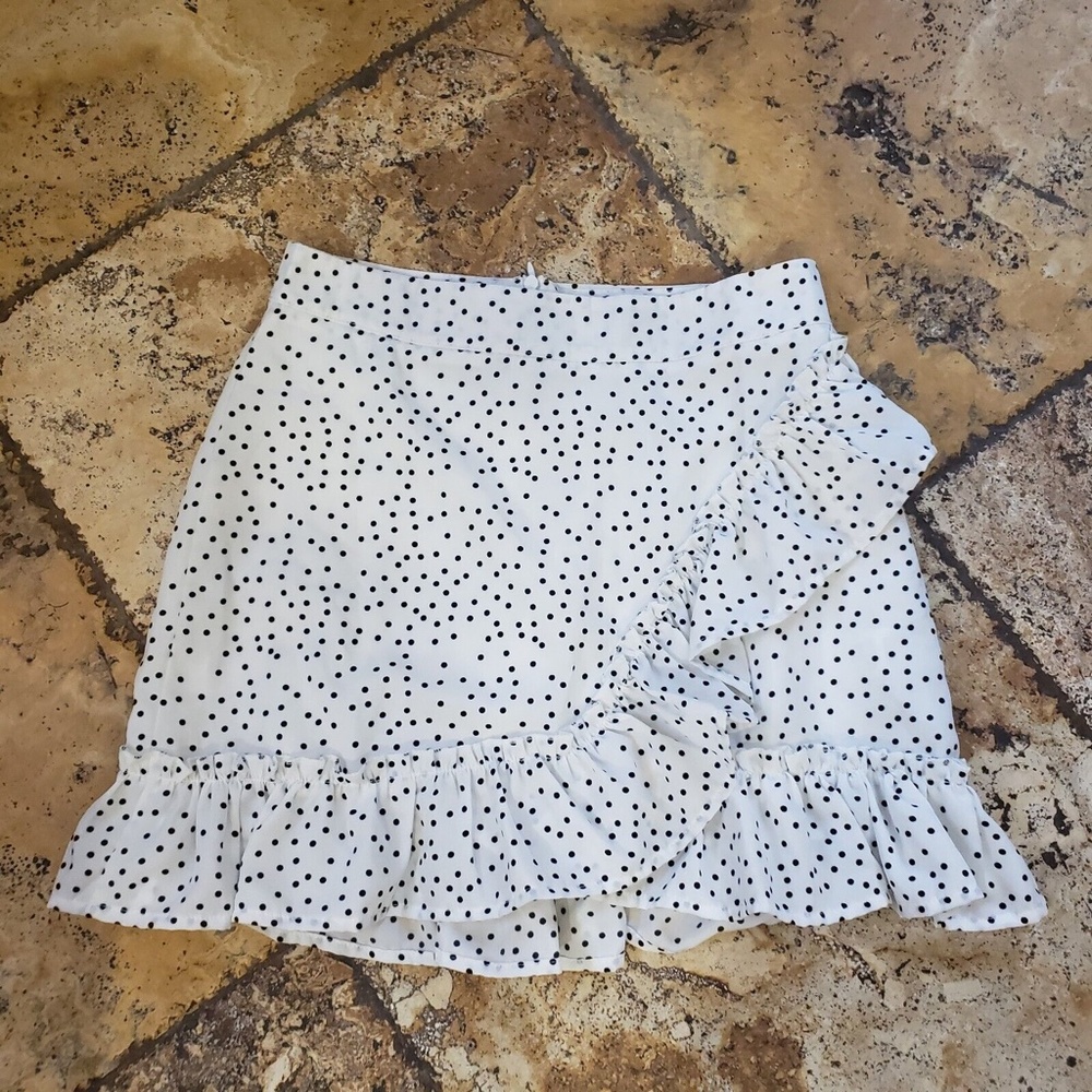 Shein Women’s Allover Polka Dot Print White Ruched Ruffle Hem Mini Skirt Size Xs